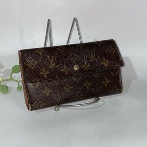 100% Authentic! Louis Vuitton Monogram International Long Wallet